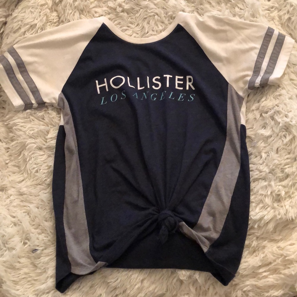 Hollister tee